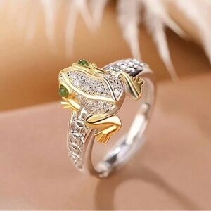 Elegant Frog Design Gold and Silver Ring
